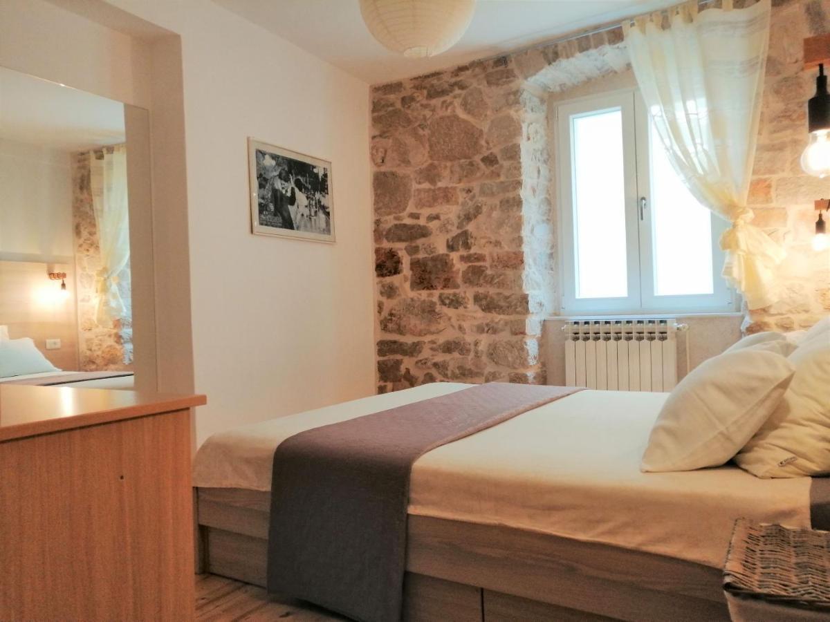 Apartment Julija Vodice Esterno foto
