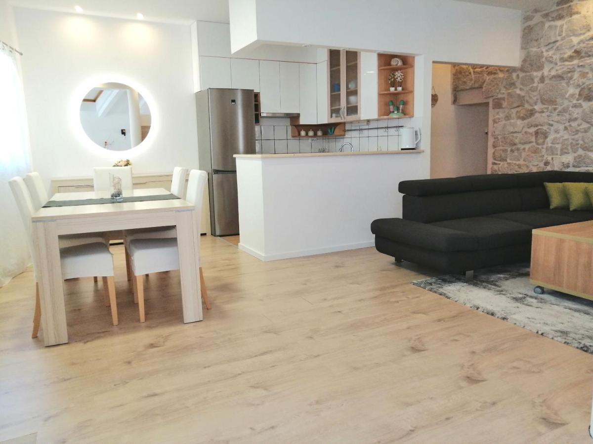 Apartment Julija Vodice Esterno foto